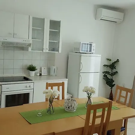Beautiful 3min From Beach * Trogir